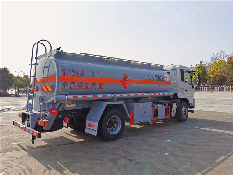 天錦單橋碳鋼柴汽油介質(zhì)油罐車